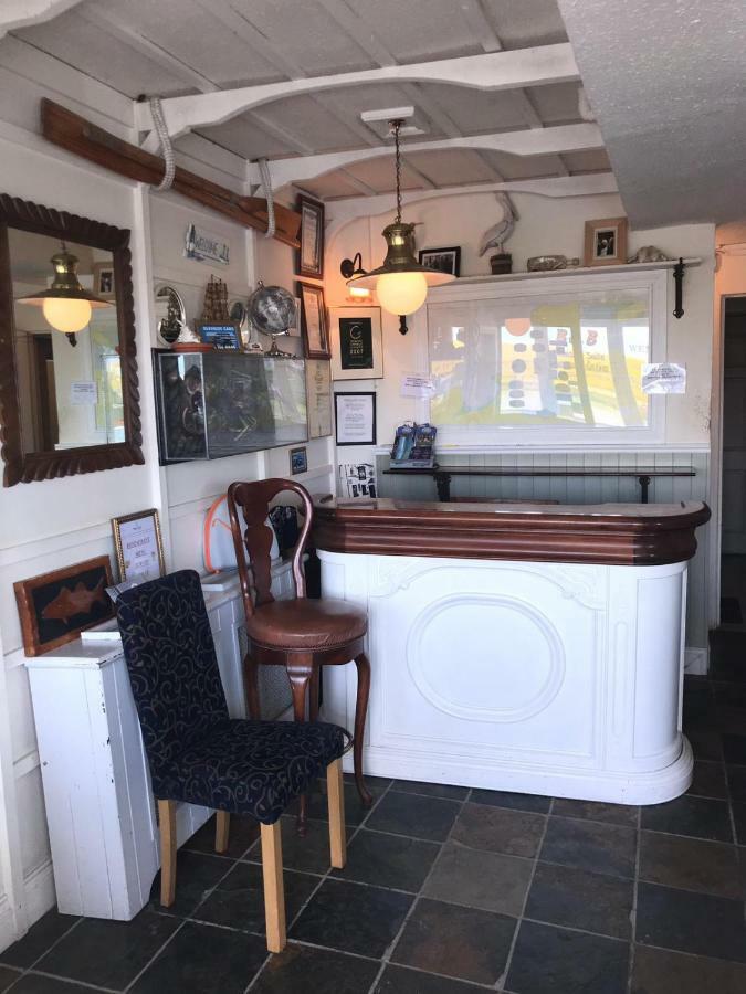 Westend Bar&Restaurant Fenit Exterior foto